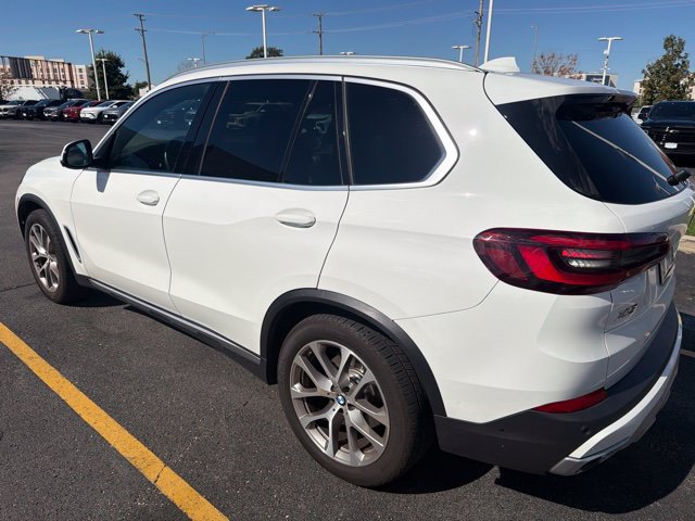 Used 2023 BMW X5 xDrive40i w/ Premium Package AWD/4WD image 2