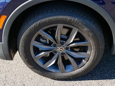 Certified 2022 Volkswagen Tiguan SE w/ Panoramic Sunroof Package image 15