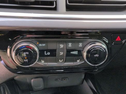 New 2026 Chevrolet Trax ACTIV w/ Sunroof Package image 18