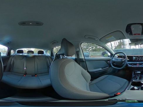 Used 2025 Kia K4 LXS image 29