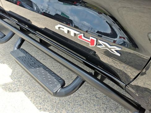 Used 2024 GMC Canyon AT4X AWD/4WD image 10