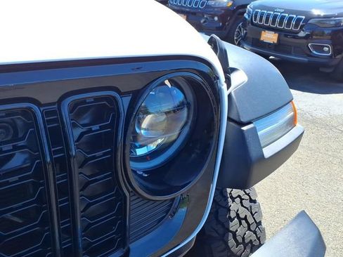 Used 2024 Jeep Wrangler Unlimited AWD/4WD image 11