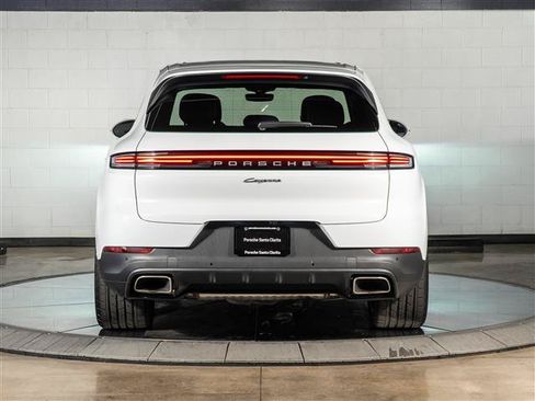 Certified 2026 Porsche Cayenne E-Hybrid AWD/4WD image 10