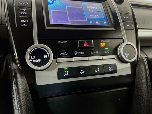 Used 2013 Toyota Camry SE FWD image 15