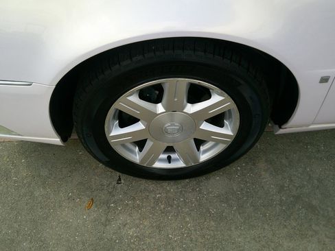 Used 2007 Cadillac DTS image 7