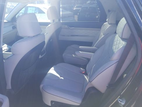 Used 2021 Hyundai Palisade Calligraphy image 12