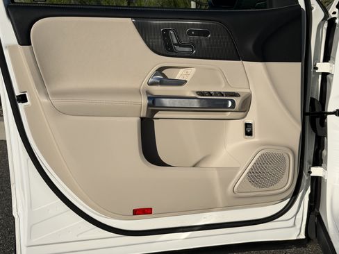 Certified 2022 Mercedes-Benz GLB 250 image 17