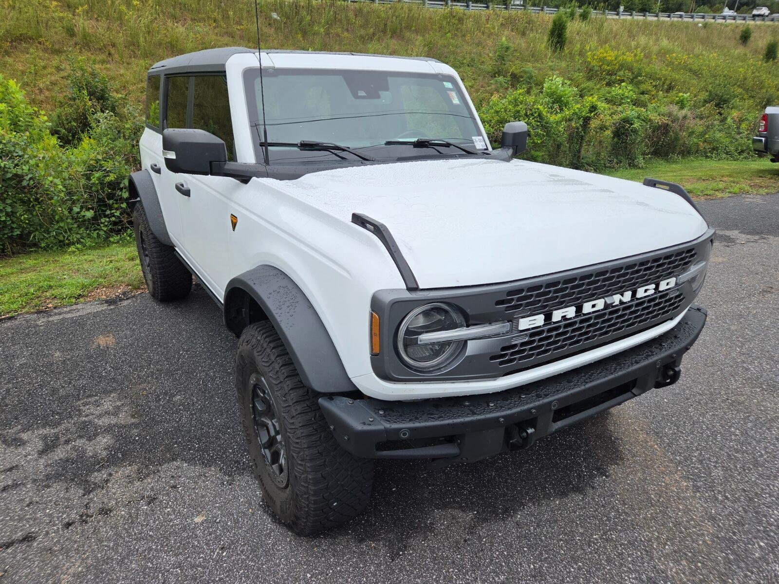 Used 2024 Ford Bronco Badlands AWD/4WD image 3