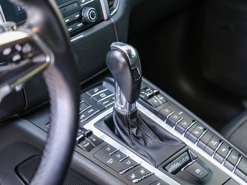 Used 2018 Porsche Macan S AWD/4WD image 18