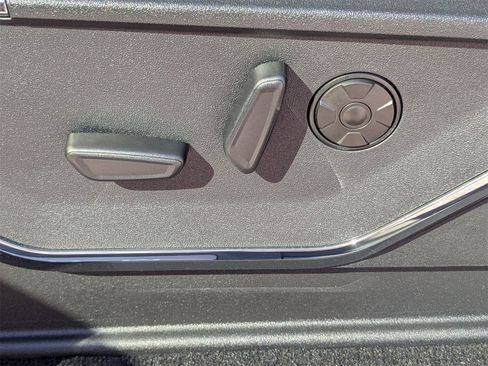 Used 2024 Ford F450 Platinum w/ FX4 Off-Road Package image 22