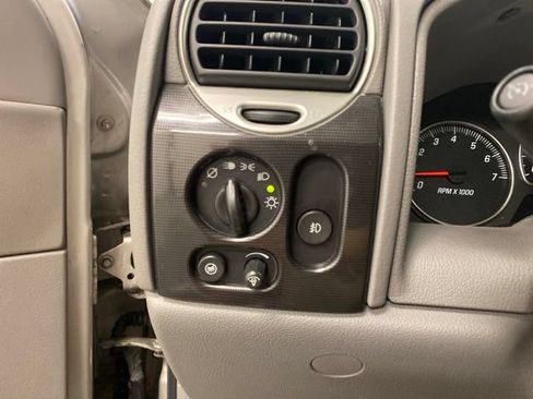 Used 2006 GMC Envoy SLE AWD/4WD image 15