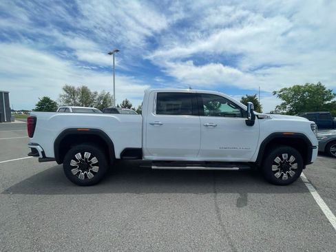 Used 2025 GMC Sierra 2500 Denali AWD/4WD image 8
