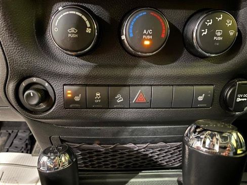 Used 2018 Jeep Wrangler Unlimited Sport S AWD/4WD image 14