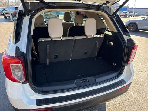 Used 2024 Ford Explorer XLT w/ Equipment Group 202A image 10