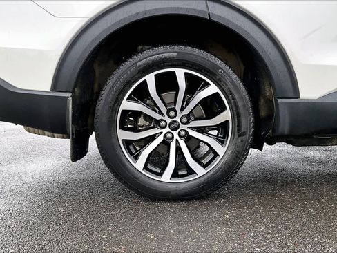 Used 2025 Ford Explorer ST-Line image 35