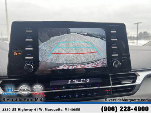 Used 2024 Toyota Sienna XLE image 23