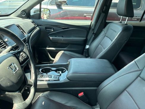 Used 2025 Honda Ridgeline Black Edition image 7