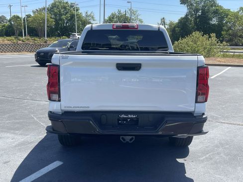 Used 2023 Chevrolet Colorado W/T RWD image 5