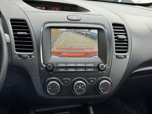 Used 2018 Kia Forte S image 23