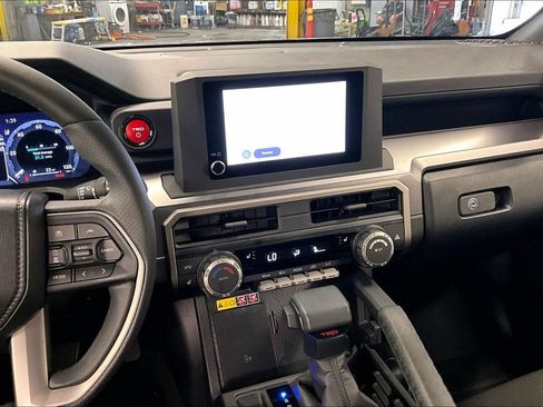 Used 2025 Toyota 4Runner 4WD image 5