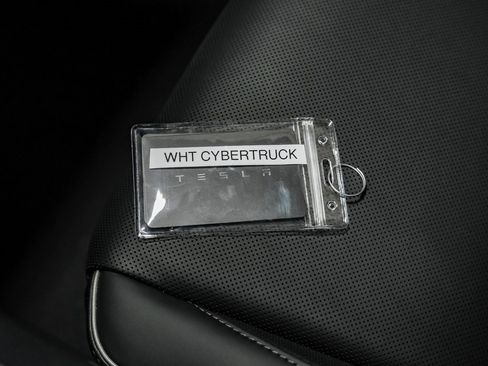 Used 2024 Tesla Cybertruck AWD Crew Cab image 56