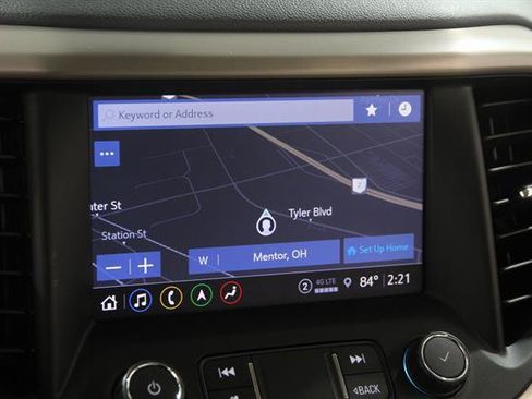 Used 2021 GMC Acadia Denali w/ Denali Ultimate Package AWD/4WD image 13