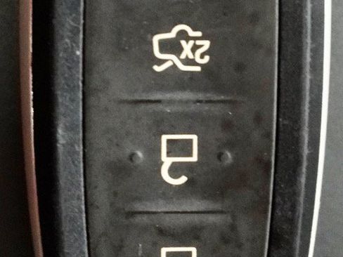 Used 2016 Ford Taurus Limited FWD image 23