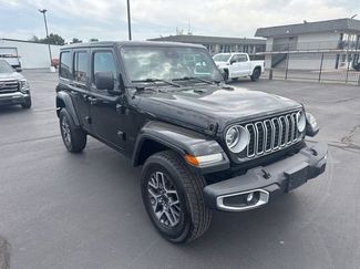 Used 2025 Jeep Wrangler Unlimited Sahara AWD/4WD video 1