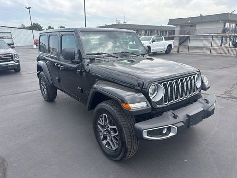 Used 2025 Jeep Wrangler Unlimited Sahara AWD/4WD image 1