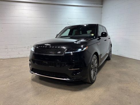 New 2026 Land Rover Range Rover Sport Dynamic SE AWD/4WD image 2