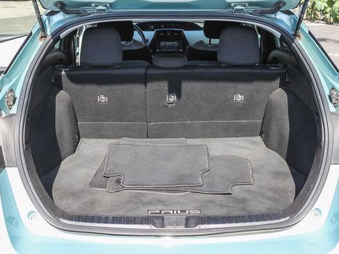 Used 2022 Toyota Prius LE image 31