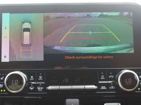 Used 2025 Toyota Highlander Platinum AWD/4WD image 7
