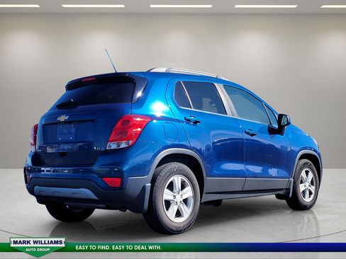 Used 2019 Chevrolet Trax LT w/ LPO, Protection Package FWD image 4