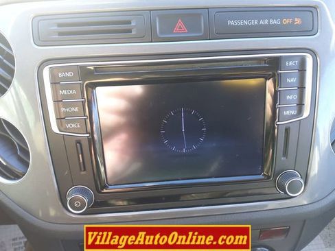 Used 2016 Volkswagen Tiguan SE image 42