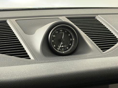 New 2025 Porsche Macan image 21