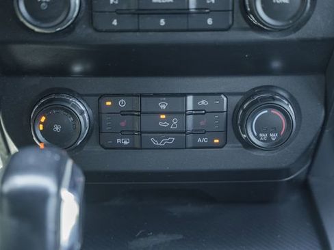 Used 2020 Ford F150 XLT w/ Equipment Group 302A Luxury AWD/4WD image 33