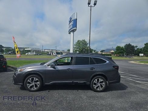 Used 2020 Subaru Outback Limited w/ Popular Package #2 AWD/4WD image 1