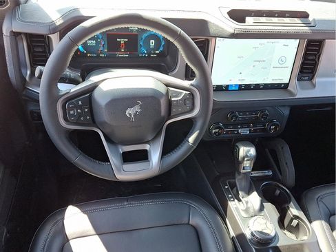 New 2025 Ford Bronco Outer Banks w/ Sasquatch Package image 7