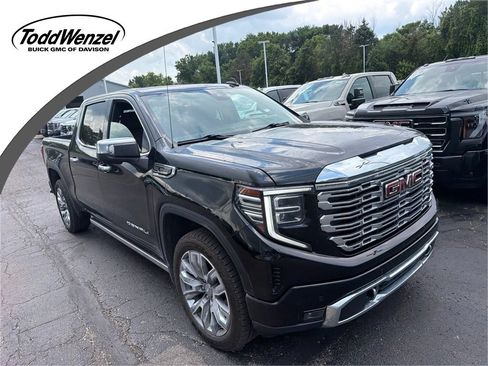 Used 2023 GMC Sierra 1500 Denali w/ Denali Reserve Package AWD/4WD image 1