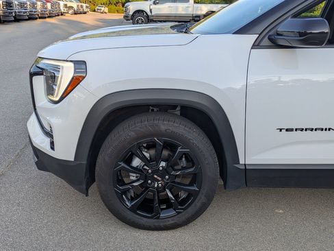 Used 2025 GMC Terrain Elevation w/ Black Edition AWD/4WD image 11