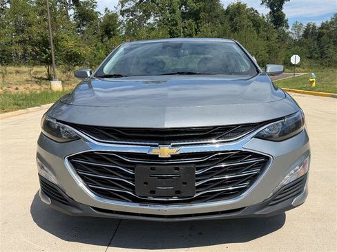 Used 2023 Chevrolet Malibu LT FWD image 2