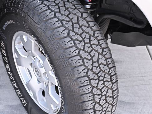 Used 2010 Toyota Tacoma 4x4 Access Cab V6 image 56