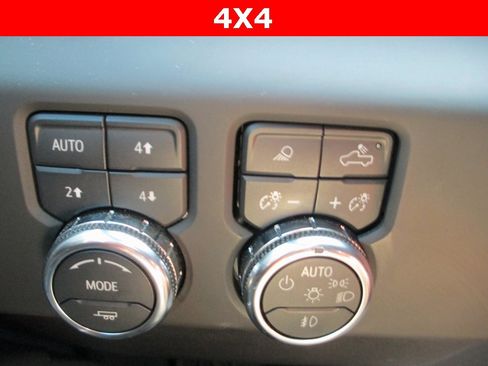 Certified 2024 GMC Sierra 2500 AT4X w/ AT4X AEV Edition image 30