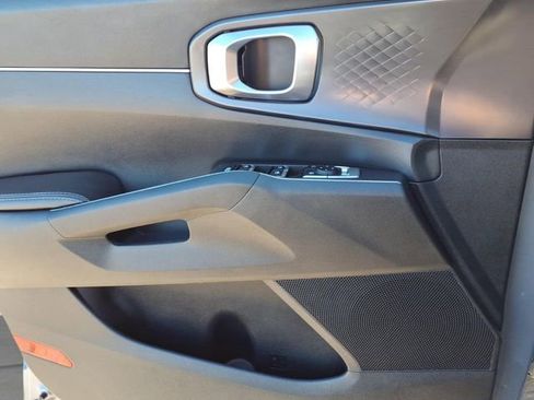 Used 2024 Kia Sorento S image 20