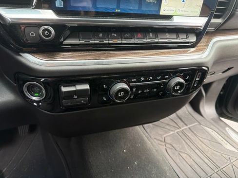Used 2025 Chevrolet Silverado 2500 LT w/ Trail Boss Package AWD/4WD image 6