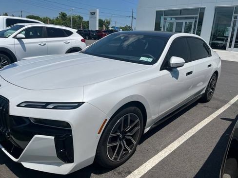Used 2025 BMW i7 eDrive50 w/ M Sport Package RWD image 1