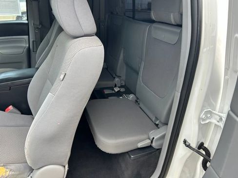 Used 2013 Toyota Tacoma PreRunner w/ Convenience Pkg RWD image 24