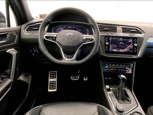 Used 2024 Volkswagen Tiguan SEL R-Line image 5