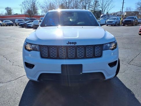 Used 2019 Jeep Grand Cherokee Altitude image 21