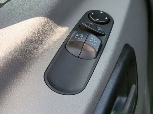 Used 2016 Mercedes-Benz Sprinter 2500 image 20